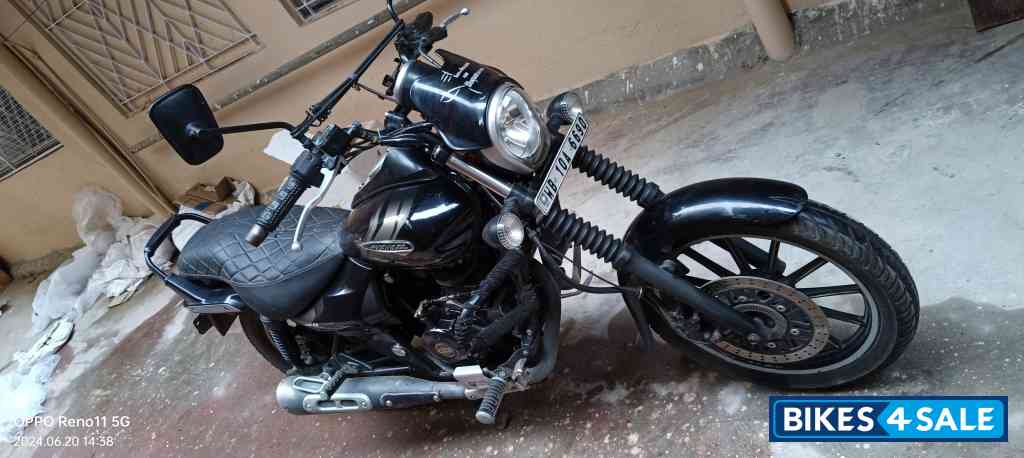 Black Bajaj Avenger Street 160 Black Bajaj Avenger Street 160