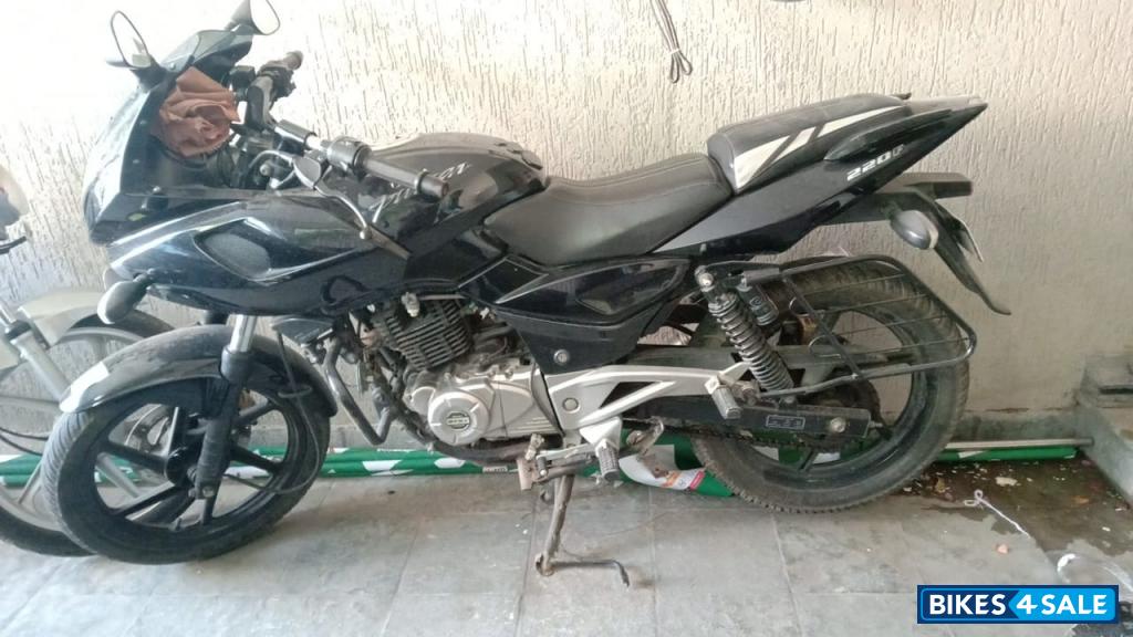 Bajaj Pulsar 220 DTSi