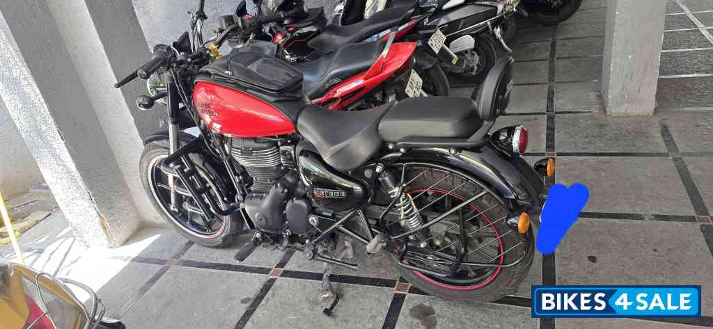 Red Royal Enfield Meteor 350 Fireball
