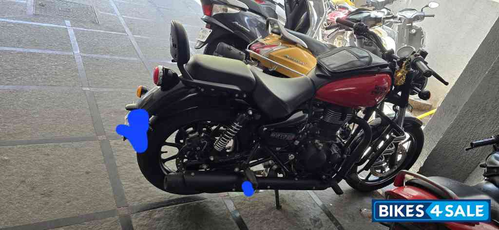 Red Royal Enfield Meteor 350 Fireball