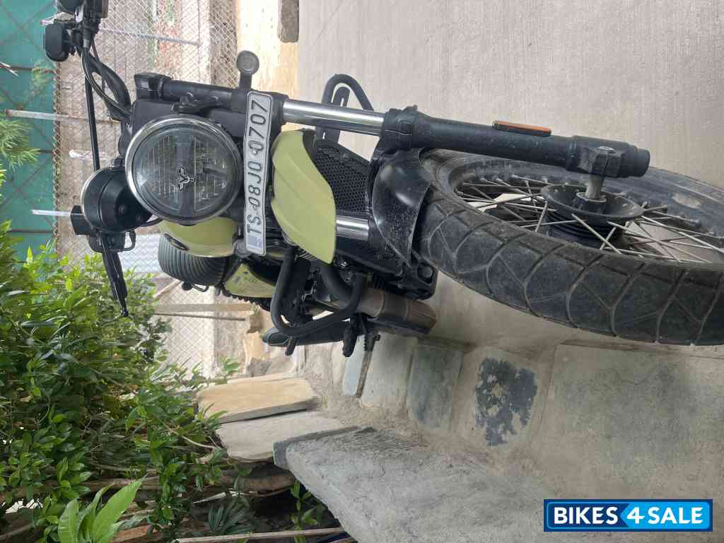 Yezdi Scrambler Single Tone