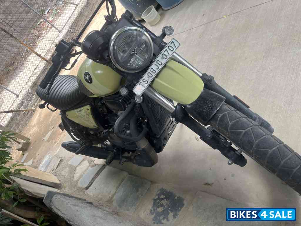 Yezdi Scrambler Single Tone