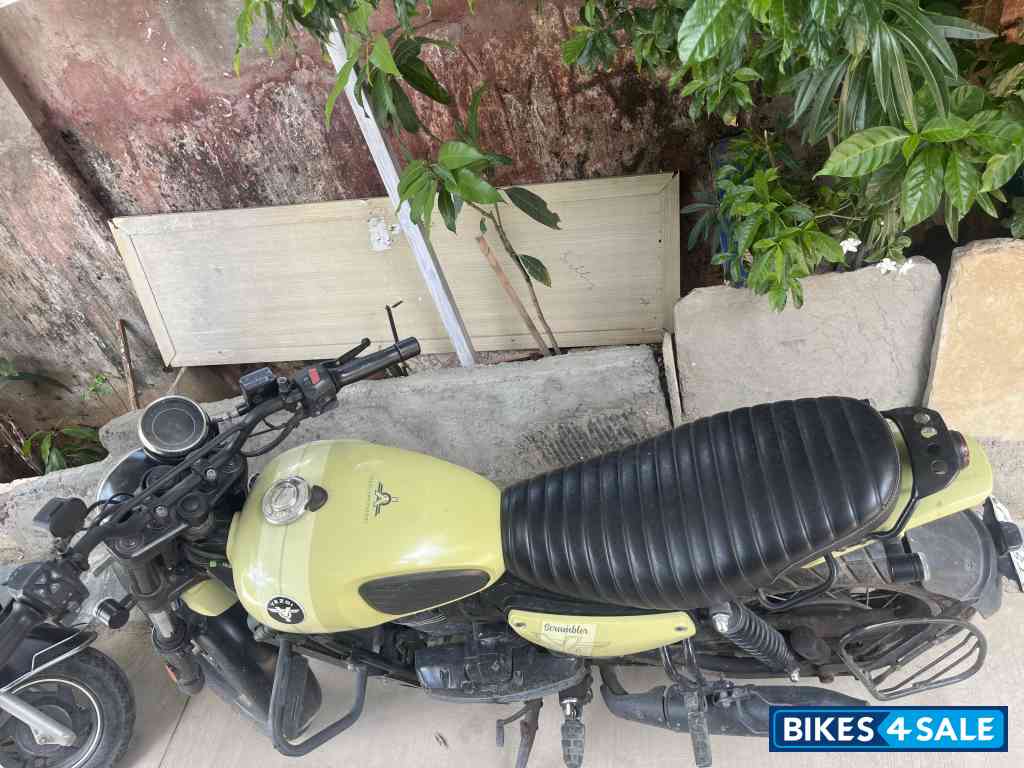 Yezdi Scrambler Single Tone