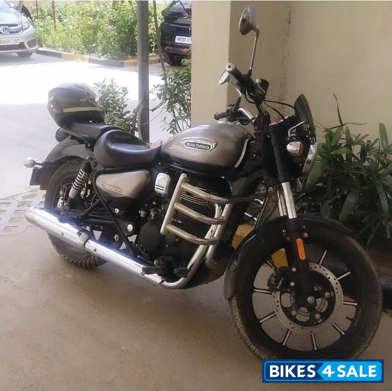 Royal Enfield Meteor 350 Supernova