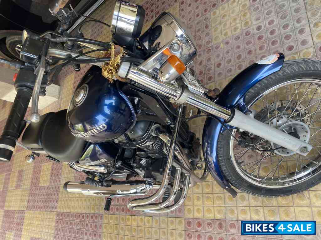Blue Royal Enfield Thunderbird 350