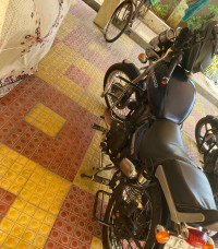 Blue Royal Enfield Thunderbird 350