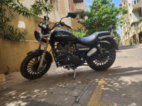 Black Royal Enfield Thunderbird 500