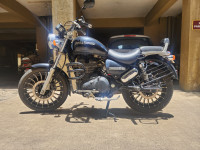 Black Royal Enfield Thunderbird 500