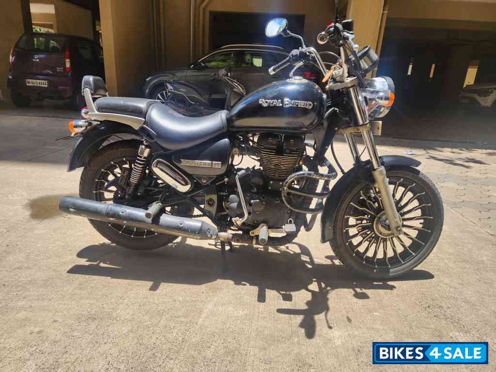 Black Royal Enfield Thunderbird 500