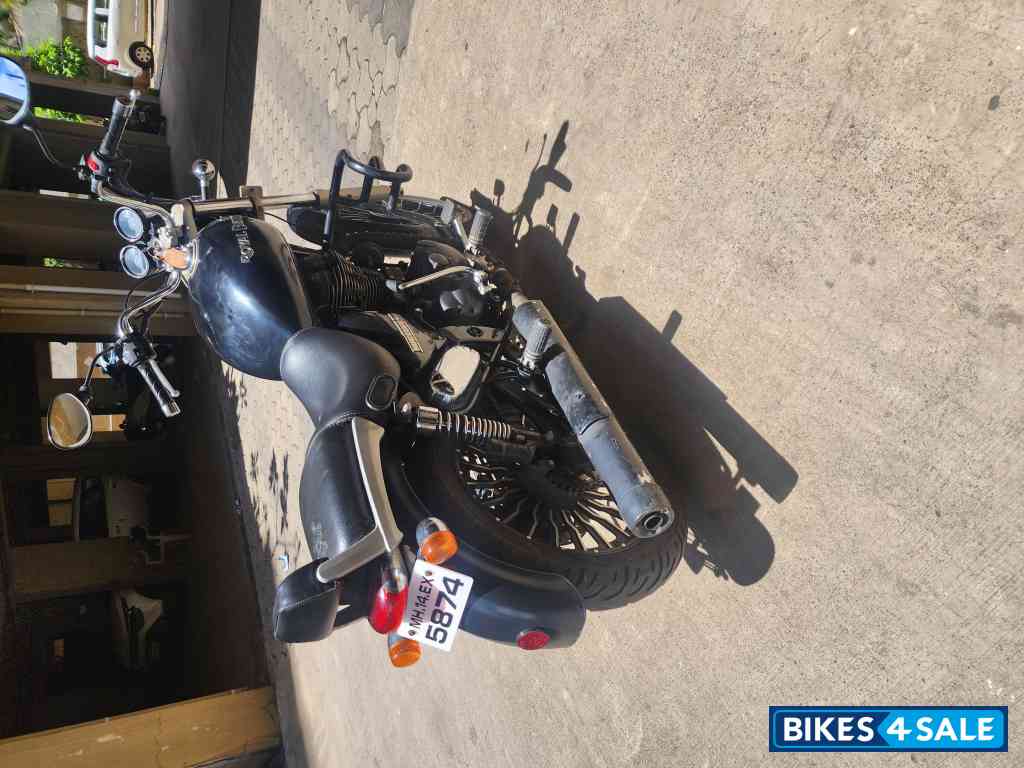 Black Royal Enfield Thunderbird 500