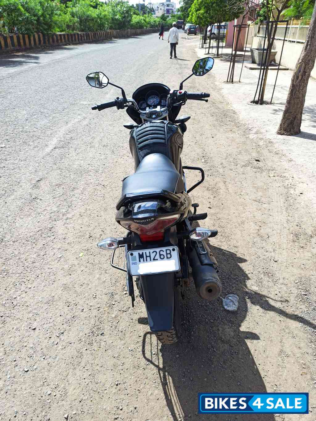 Black Honda Unicorn 160 BS6