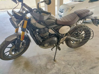 Black Triumph Scrambler 400 X