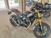 Black Triumph Scrambler 400 X