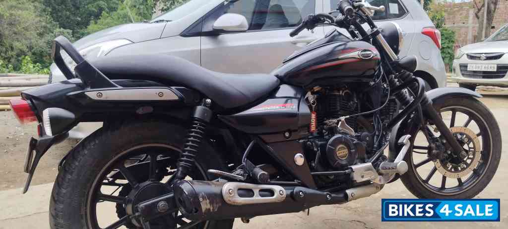 Bajaj Avenger Street 220