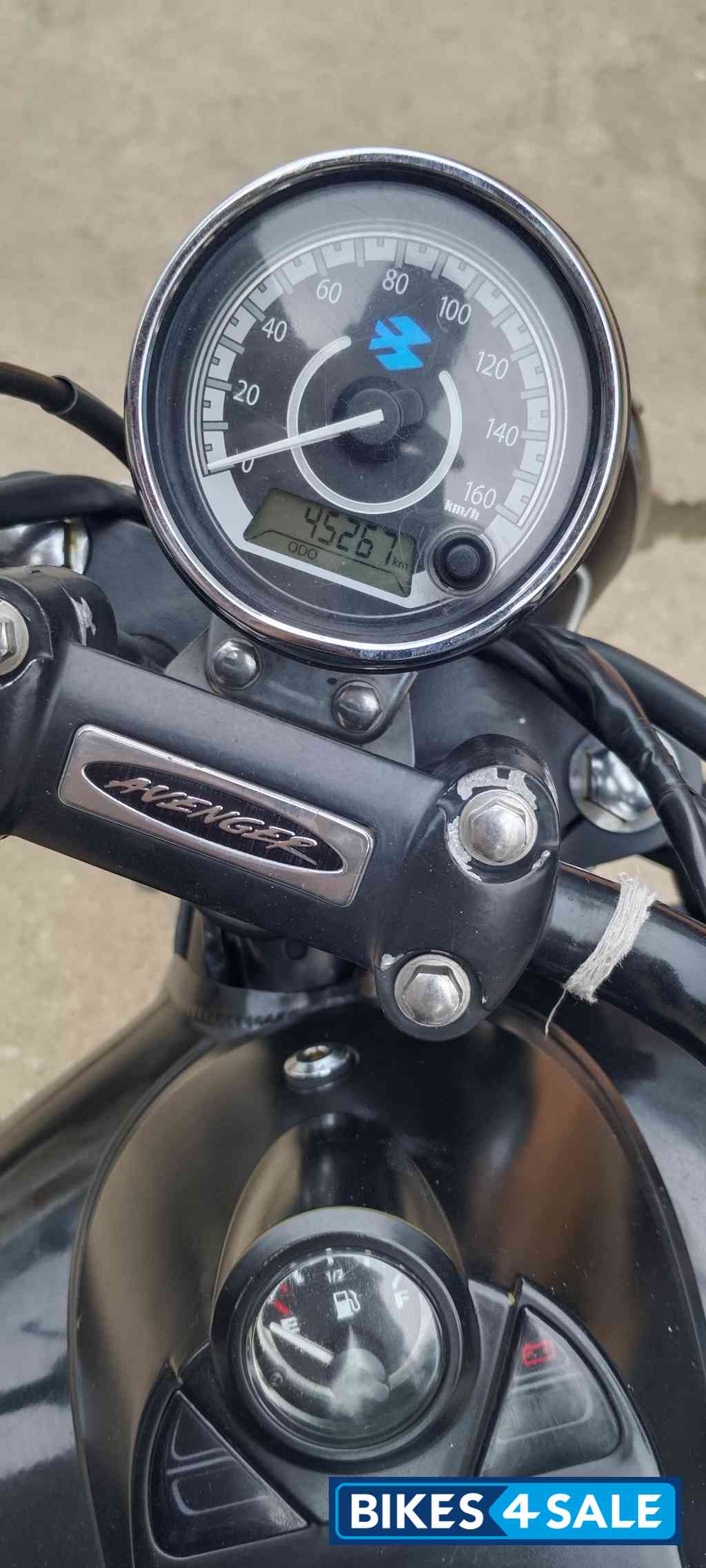 Bajaj Avenger Street 220