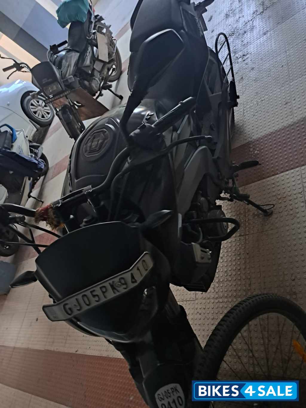 Bajaj Dominar 400