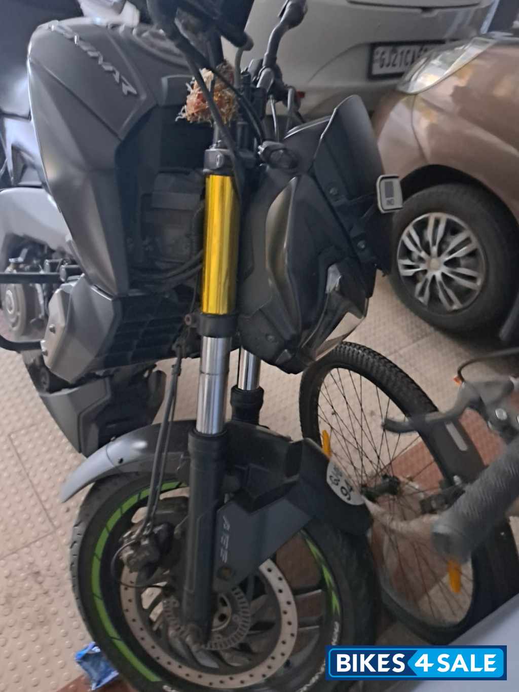 Bajaj Dominar 400