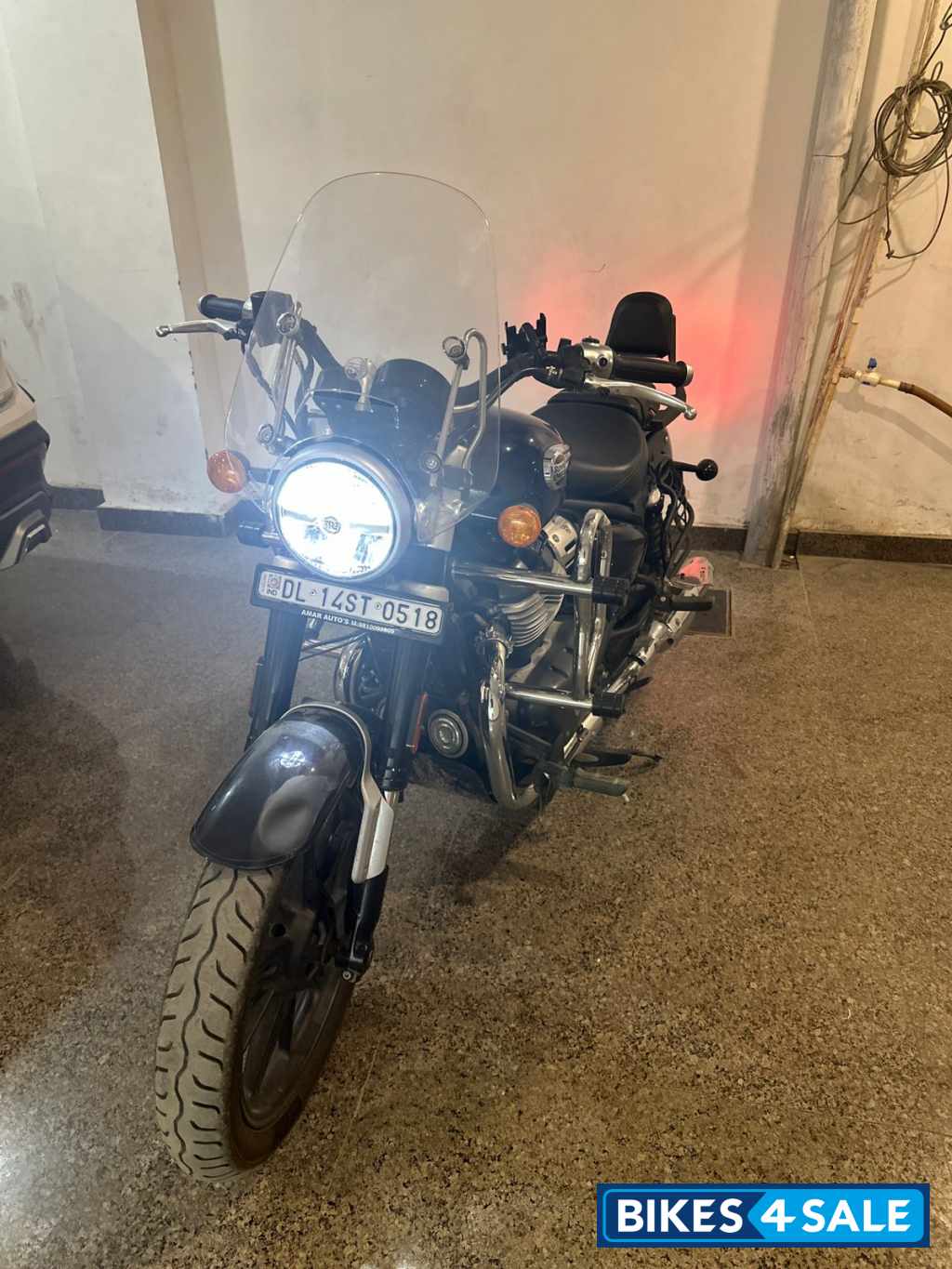 Black Royal Enfield Super Meteor 650