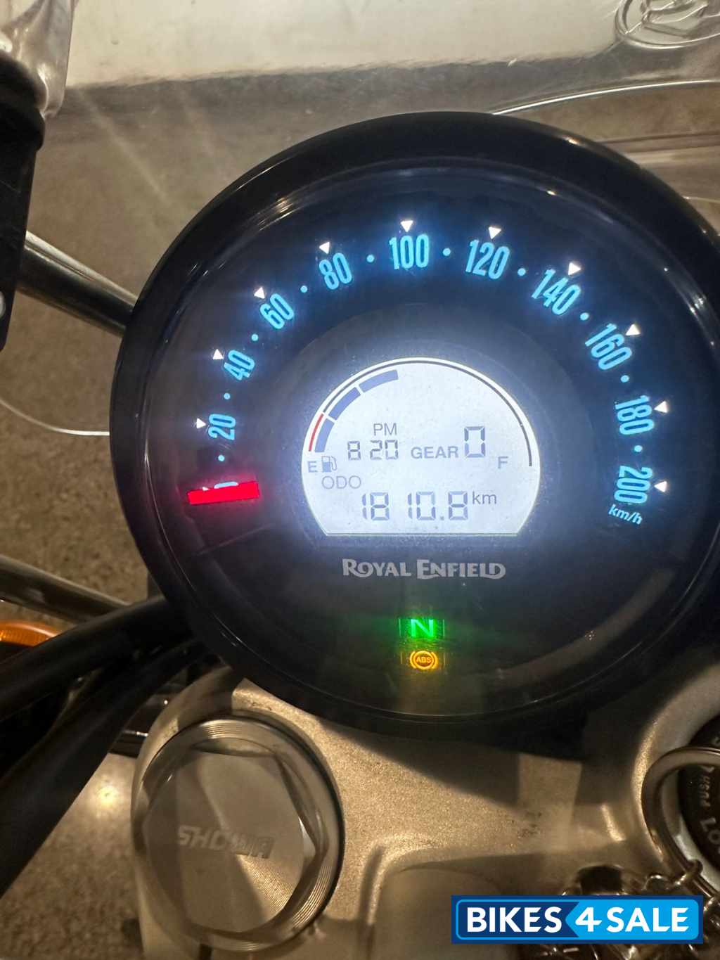 Black Royal Enfield Super Meteor 650