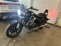 Black Royal Enfield Super Meteor 650