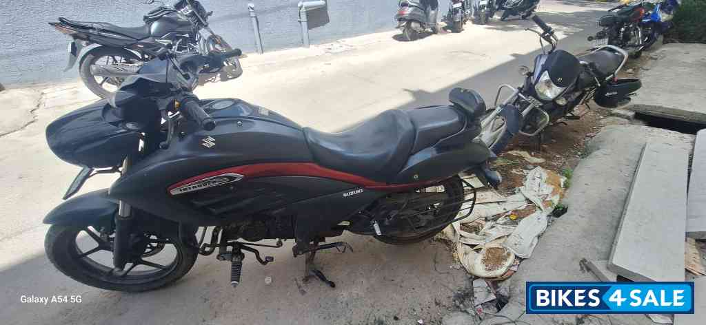 Suzuki Intruder 150 BS6