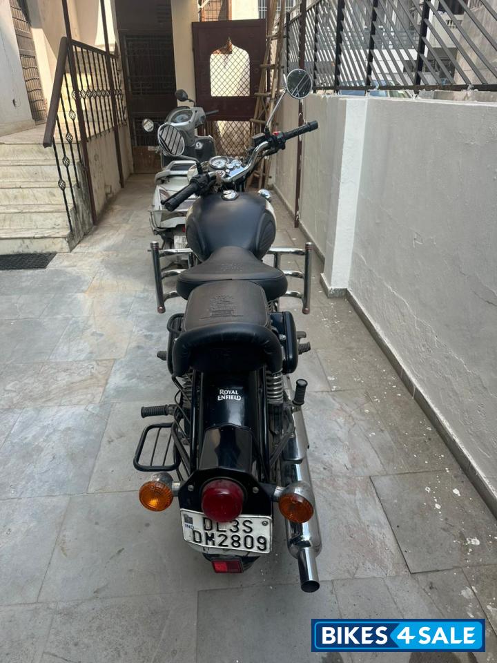 Black Royal Enfield Classic 350
