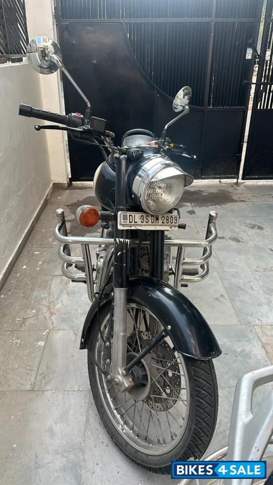 Black Royal Enfield Classic 350