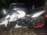 White TVS Apache RTR 160 4V