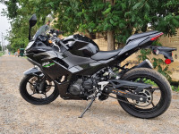 Metalic Black Kawasaki Ninja 500