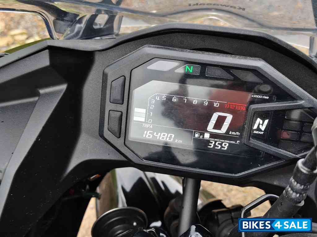 Metalic Black Kawasaki Ninja 500