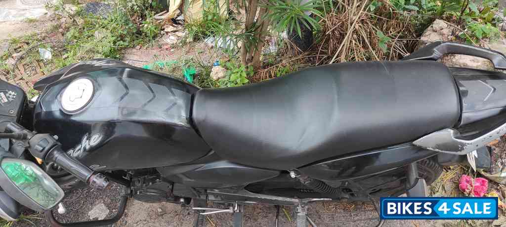 Black TVS Apache RTR 180