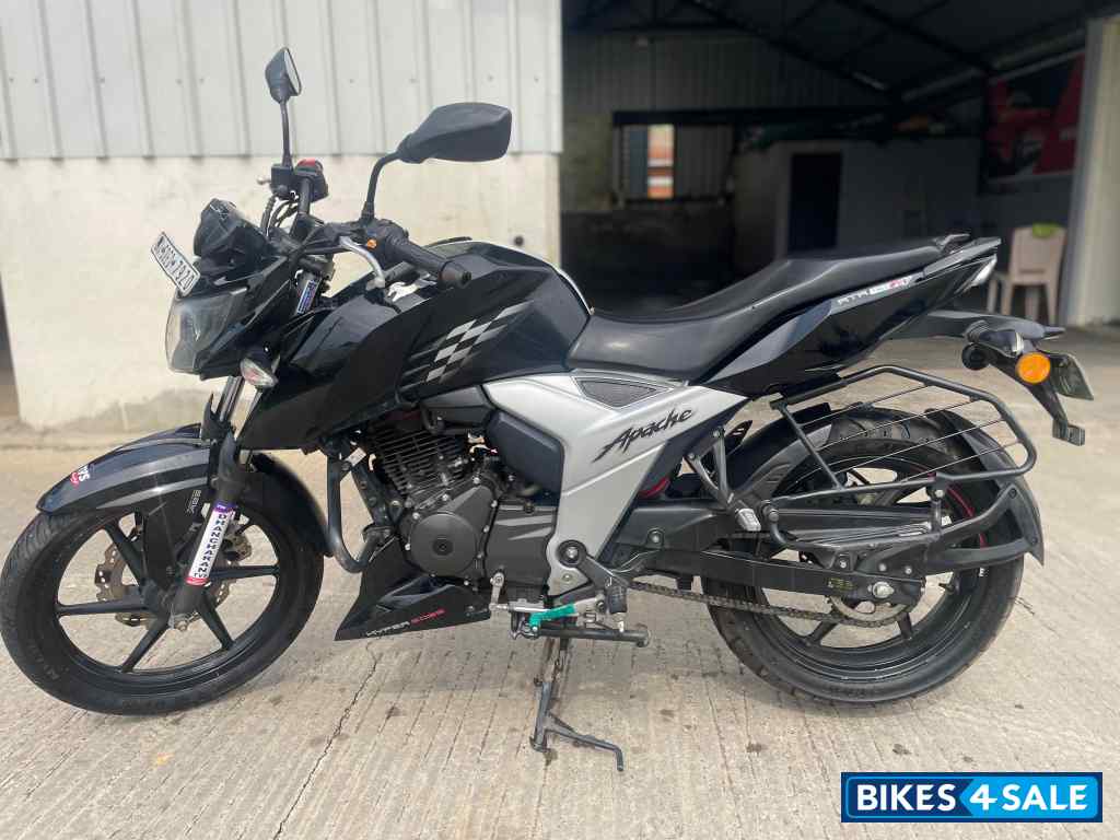 Black TVS Apache RTR 160 4V