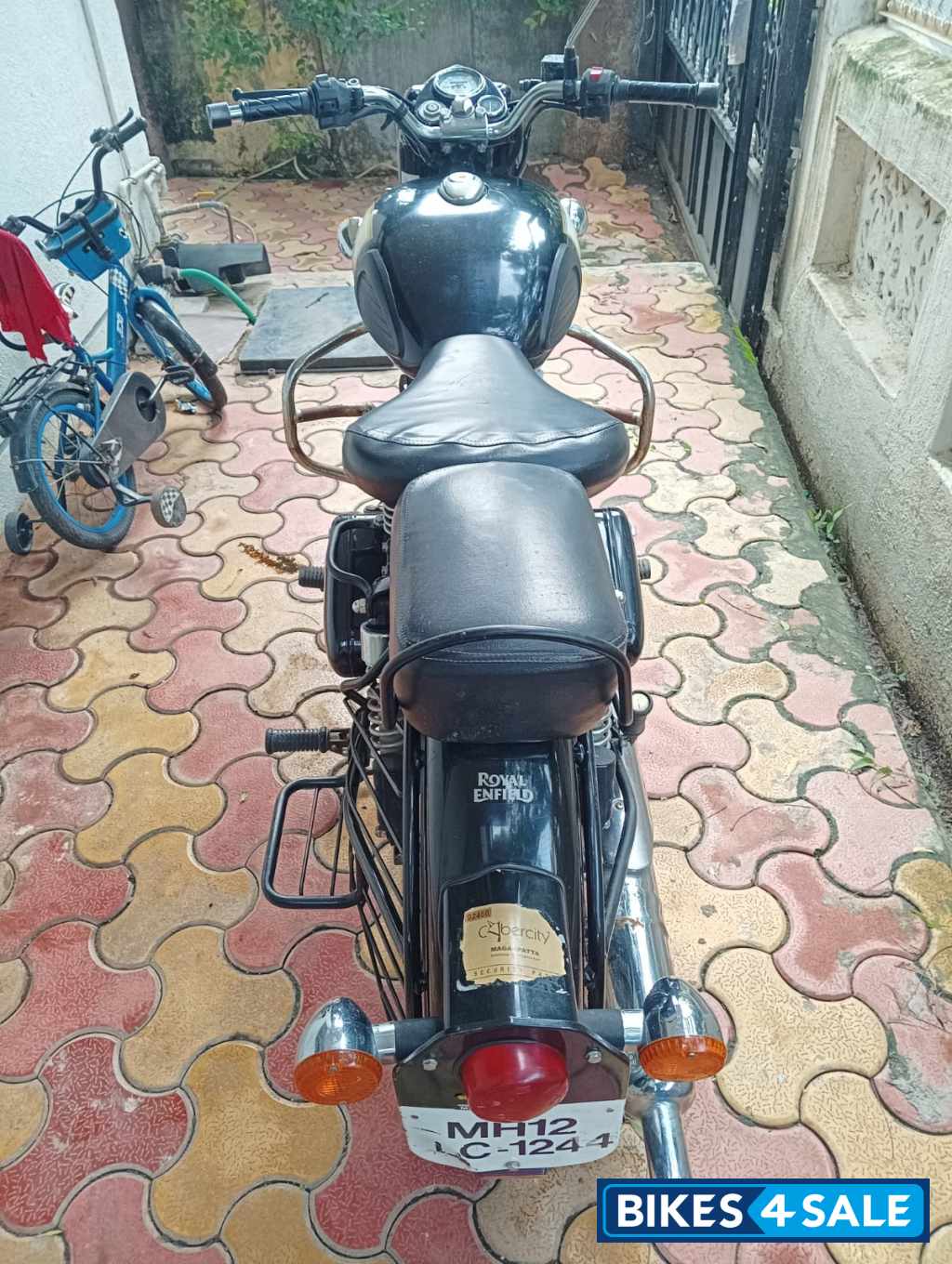 Black Royal Enfield Classic 350