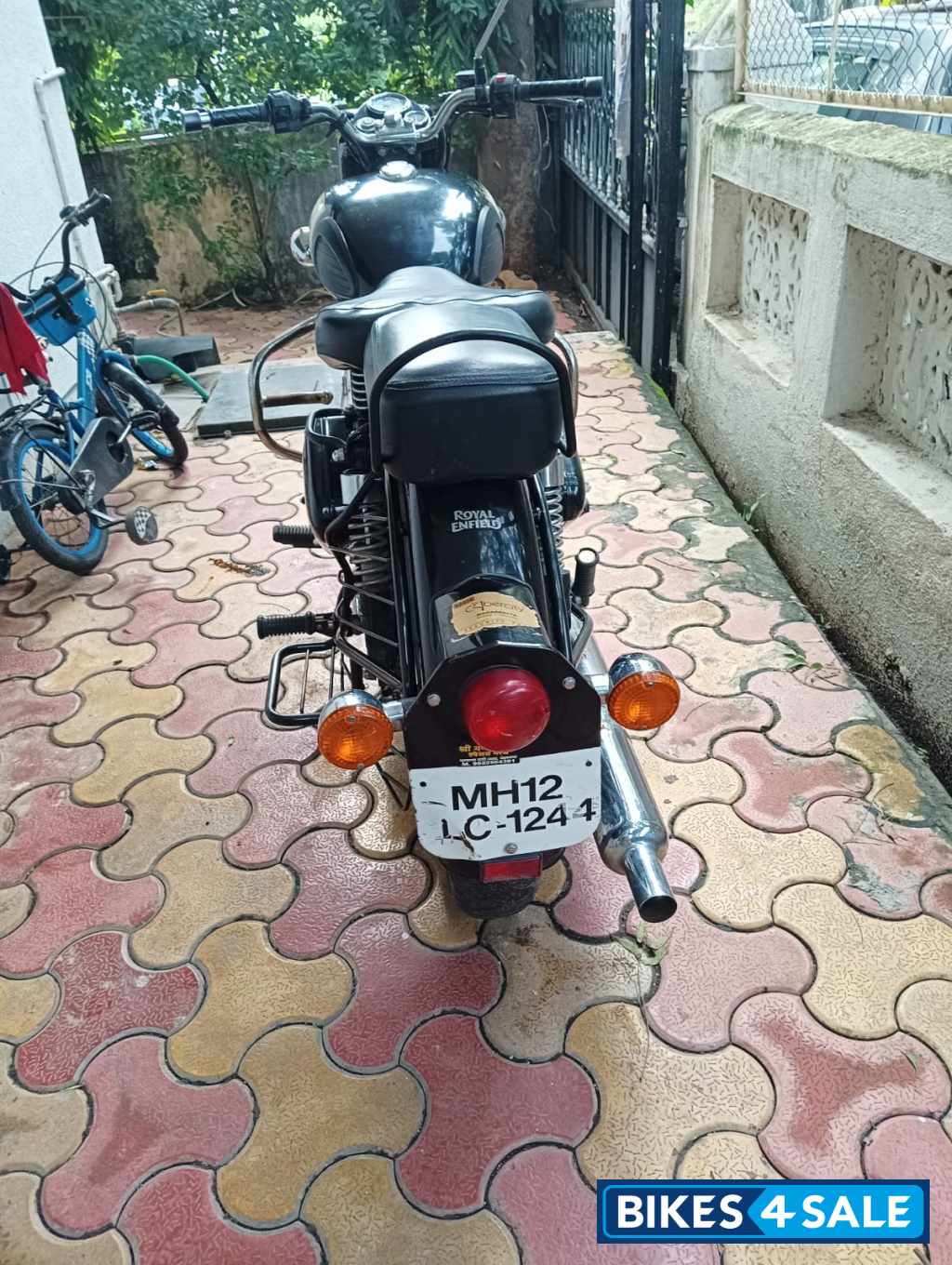 Black Royal Enfield Classic 350