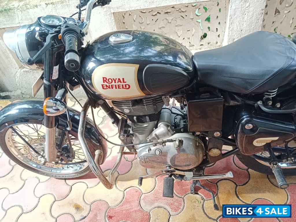 Black Royal Enfield Classic 350