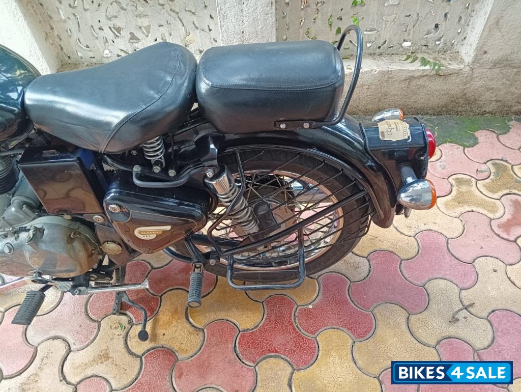 Black Royal Enfield Classic 350