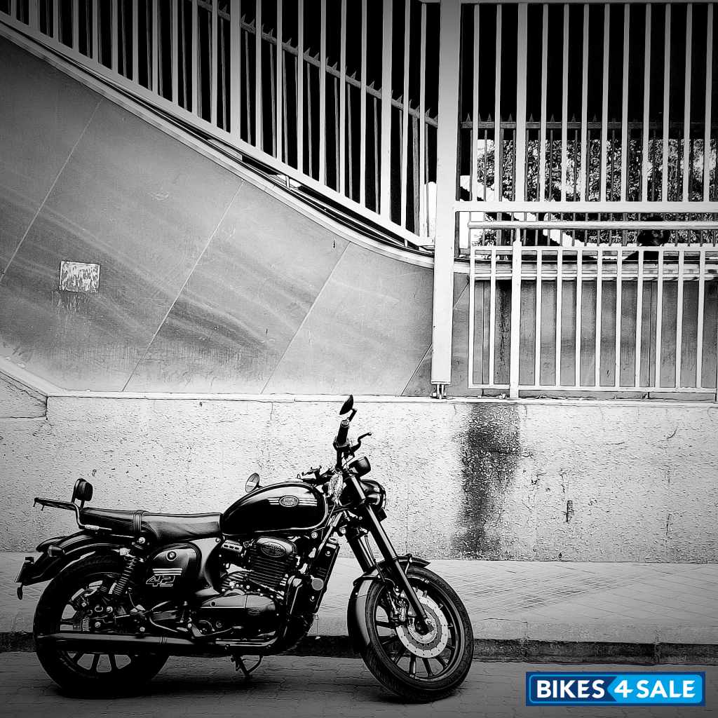 Jawa forty two BS6 Jawa forty two BS6