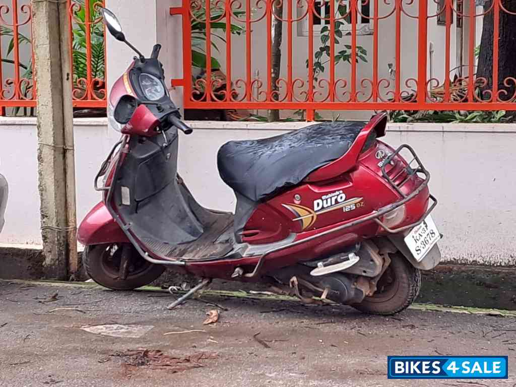 Derby Red Mahindra Duro DZ