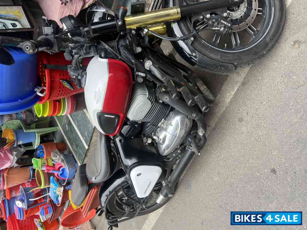 Jawa 42 Bobber Dual Channel ABS