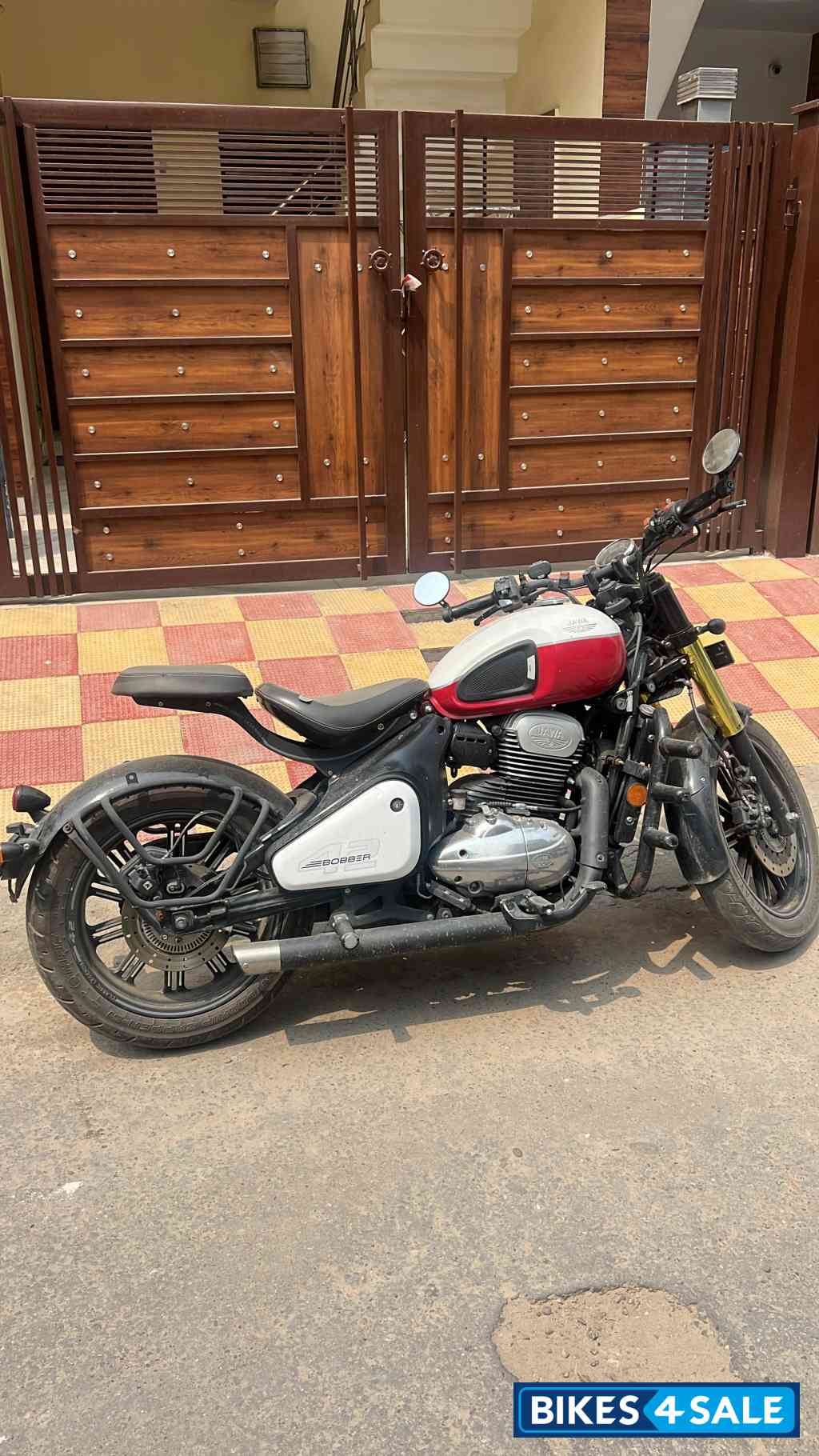 Jawa 42 Bobber Dual Channel ABS