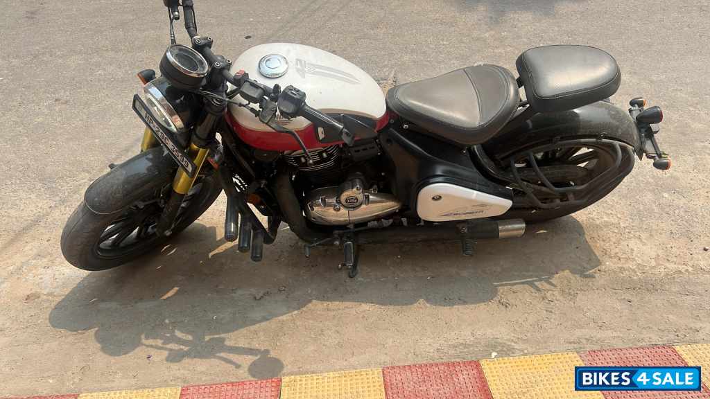 Jawa 42 Bobber Dual Channel ABS