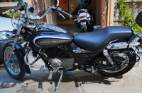 Black Bajaj Avenger Cruise 220 BS6