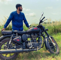 Stealth Black Royal Enfield Classic Stealth Black