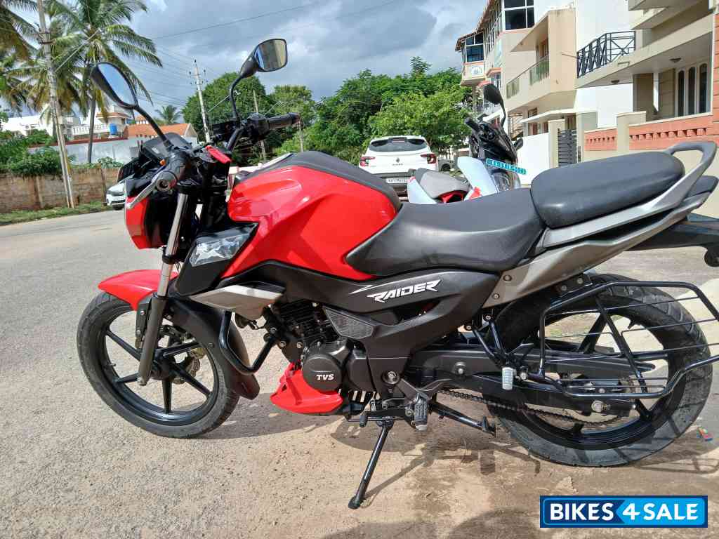 Red TVS Raider 125