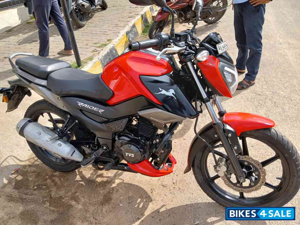 Red TVS Raider 125