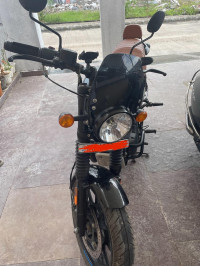 Royal Enfield Hunter 350 Metro