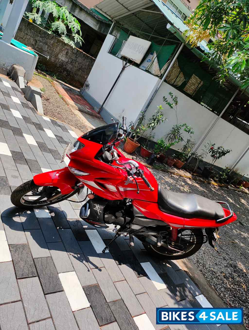 Red Hero Karizma R