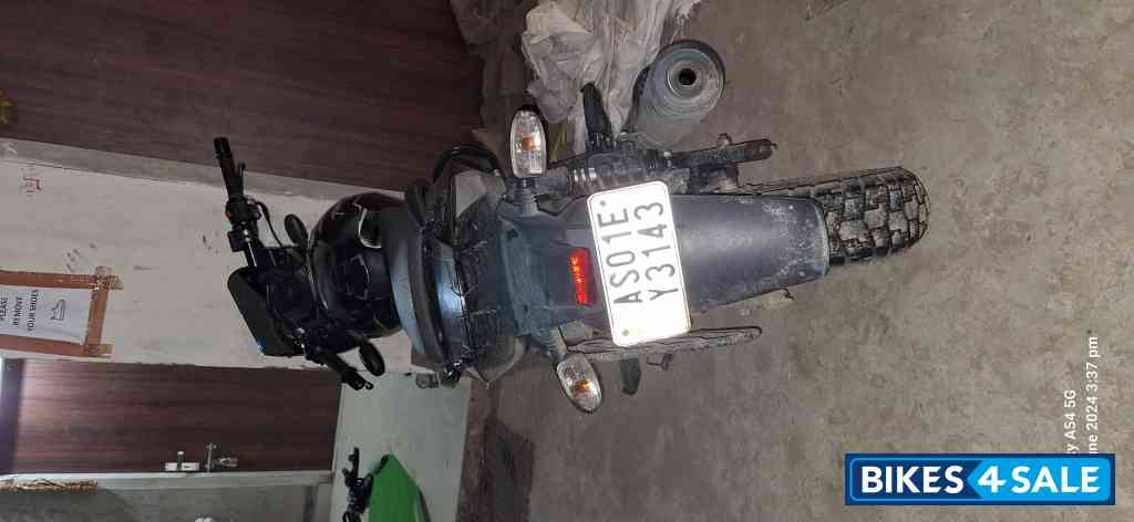 Black Bajaj Pulsar 150 Twin Disc BS6