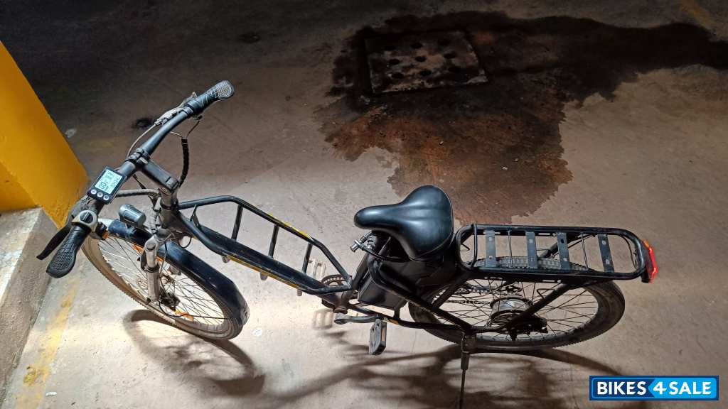 Black Motovolt Hum Black Motovolt Hum