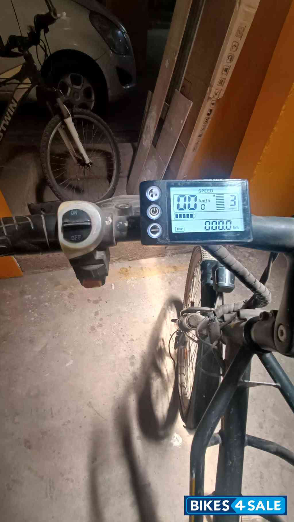 Black Motovolt Hum Black Motovolt Hum